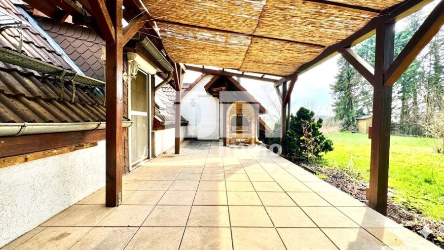 Natur pur - Einfamilienhaus am Ortsrand mit großem Grundstück, Carport und Terrasse - Terrasse